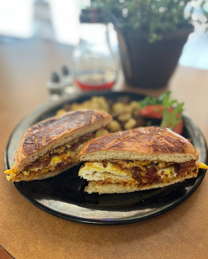 Empire's Edge Grill and Coffee Bar - Thumbnail