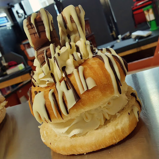 Fat Freddies - Thumbnail