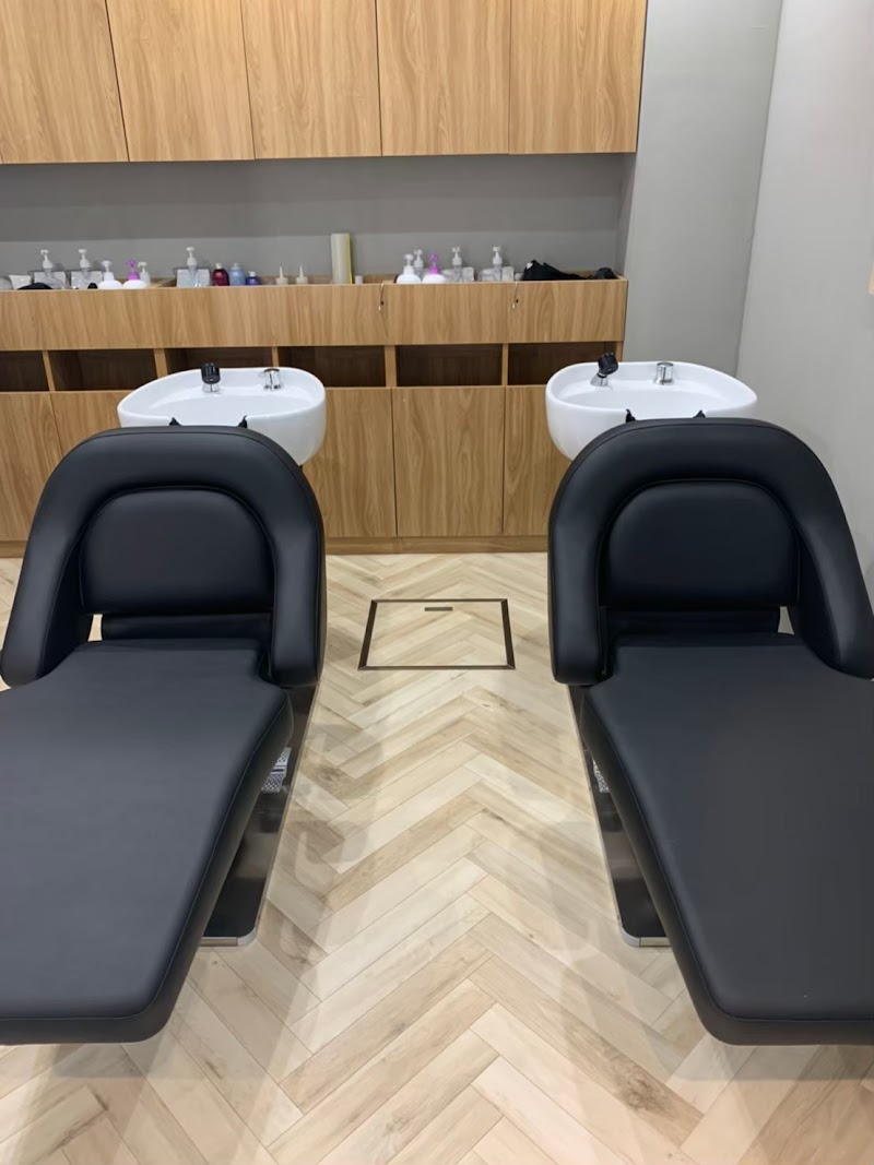 AUBE HAIR ruby 御所野店