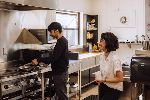 HI Vancouver Downtown by null