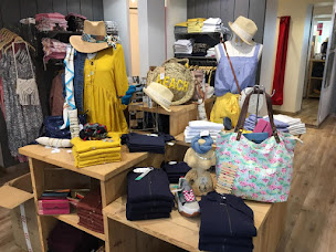 Photo n°6 de numéro 15 Bis Esprit à Étaples (Magasin de vêtements pour femmes)