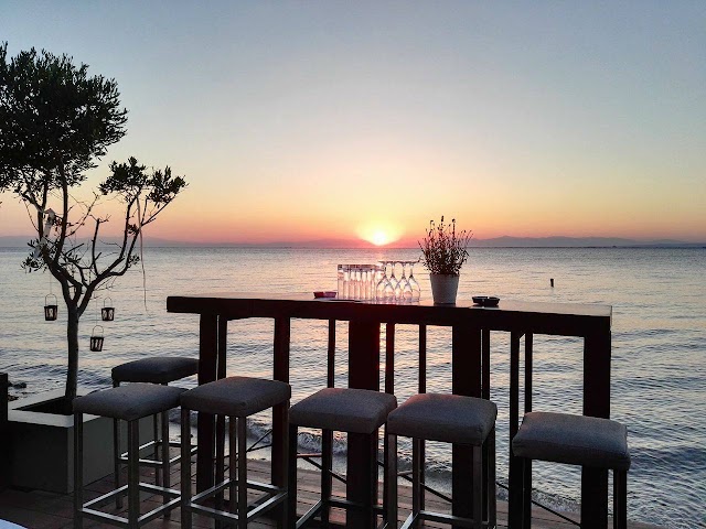 Azzurro Bar Cafe Restaurant
