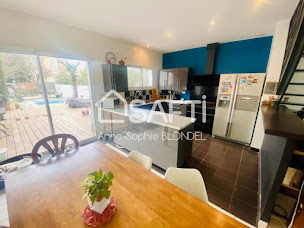 Photo n°5 de Anne Sophie Blondel Conseiller Immobilier BORDEAUX et CAUDERAN SAFTI à Bordeaux (Agence immobilière)