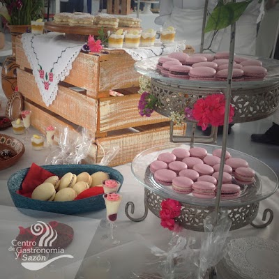 Photos of Gastronomy center and Saz&oacute;n