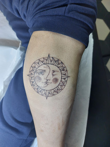 Medusa Shop Tattoo Parlour - Thumbnail