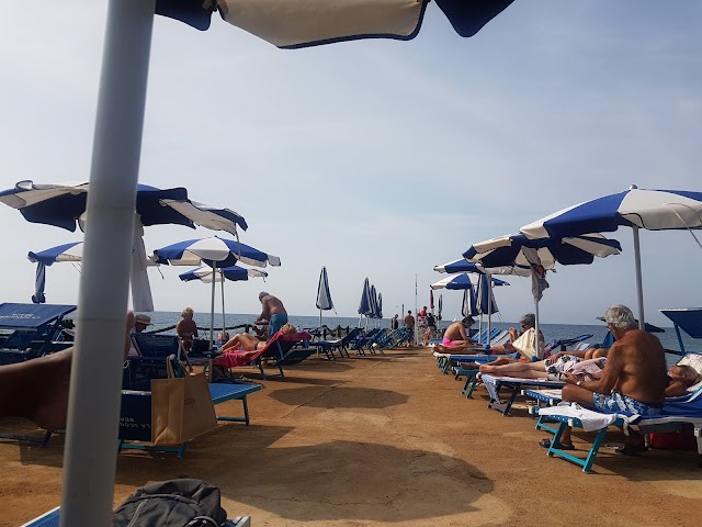 Bagni La Scogliera Beach