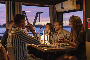 Photo n°73 de Bateau Restaurant Sicambre à Bordeaux (Restaurant français)