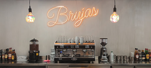 Cafe Brujas - Visual