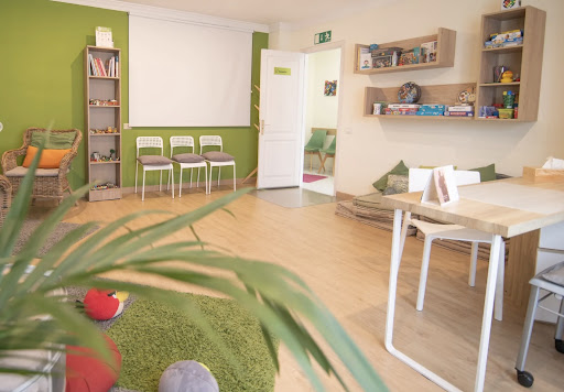 Silvia Moreno, Psicólogo