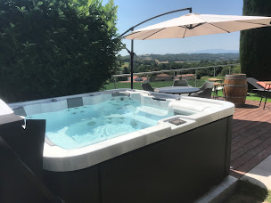 Photo n°6 de EQUALI PISCINE & SPA - Pisciniste 91 & 77 à Saint-Pierre-du-Perray (Société de construction de piscine)