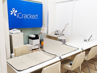 iCracked Store 河渡