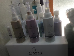 Photo n°4 de Véronique Coiffure à Laval (Salon de coiffure)