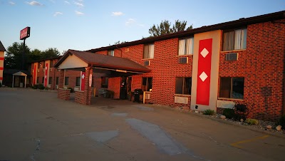 HomeTown Inn and Suites