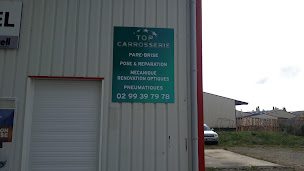 Photo n°5 de sarl carrosserie Chalmel à Saint-Aubin-du-Cormier (Atelier de carrosserie automobile)