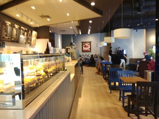 Caribou Coffee Lotte Shopping Avenue Kuningan, Author: R.M Isa