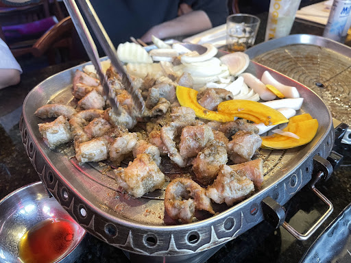Hwang Soh Grill 황소 그릴 ( 곱창, 대창, 막창 Korean BBQ) - Thumbnail