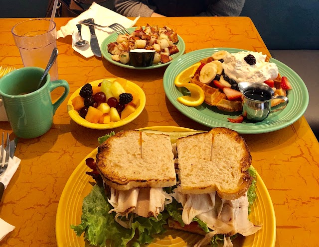 Four Sisters Cafe