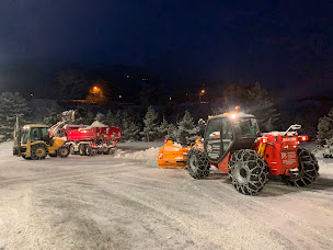 Photo n°4 de POULLILIAN Travaux-Publics à Saint-Martin-de-Queyrières (Service de transport)