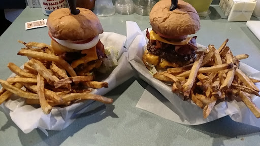 Townhouse Bar & Grill - Thumbnail