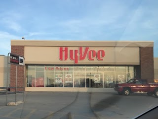 Hy-Vee Grocery Store