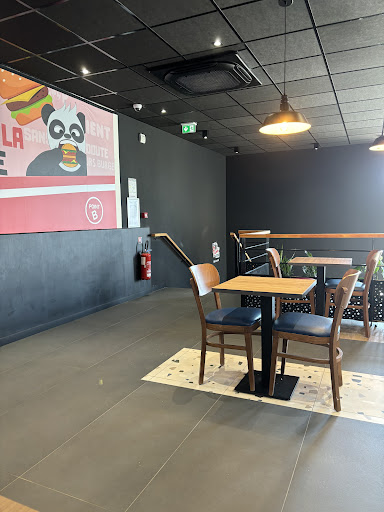 Photo 3 - Azil Burger