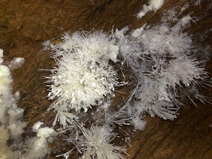Photo n°6 de Canyoning, Spéléologie, Escalade -Ariège-Pyrénées- VERTIKARST à Auzat (Moniteur.rice d'escalade)