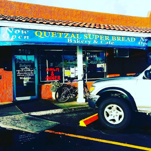 Quetzal Super Bread Logo