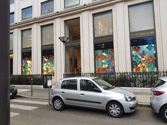 Mapstr - Shopping Louis Vuitton Paris Montaigne - Luxury Brands, Paris,  Luxe, Visit