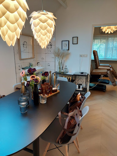Jil's Beauty- en Wellness Opleidingsinstituut - Thumbnail