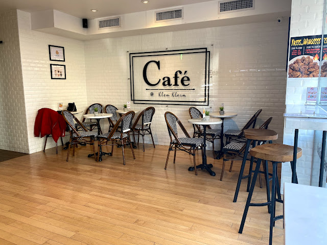 Cafe at Klom Klorm by null