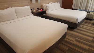 Photos of Holiday Inn Express Toledo-Oregon
