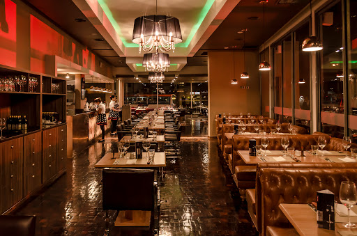 De Moño Rojo Grill & Bar