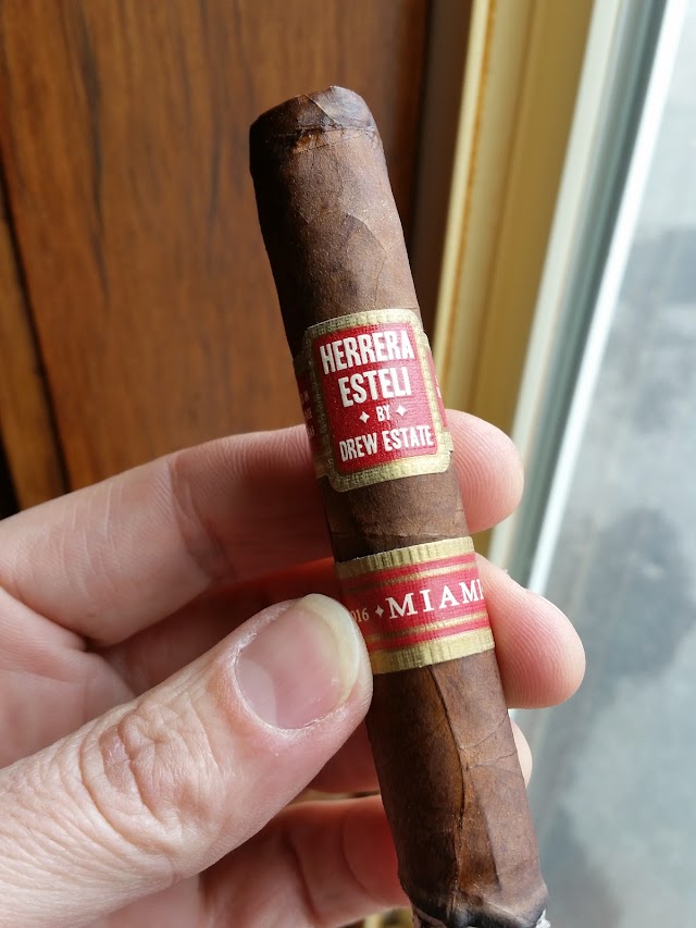 Habana Premium Cigar Shoppe