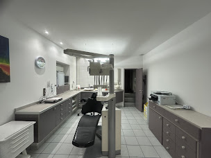 Photo n°1 de Docteur Oana Moldovan Chirurgien Dentiste à Besançon (Dentiste)