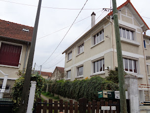 Photo n°15 de Vexin Fermetures : Vente et la pose de portail aluminium, porte d'entrée, fenêtres, volets ... à Puiseux-Pontoise (Magasin de fenêtres en PVC)