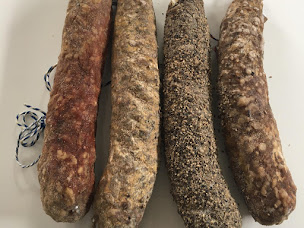 Photo n°4 de Le Terroir Des Fermiers Charentais à Saint-Sever-de-Saintonge (Charcuterie)