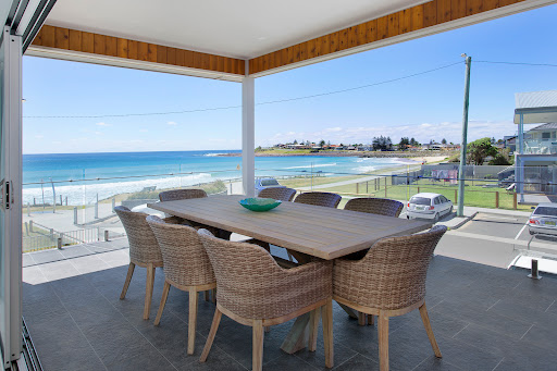 Seabreeze on the Beach - Thumbnail