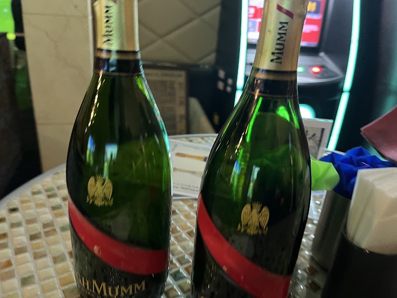 Golf Lounge SEVEN GINZA（ゴルフラウンジ セブン 銀座）【ガールズバー】