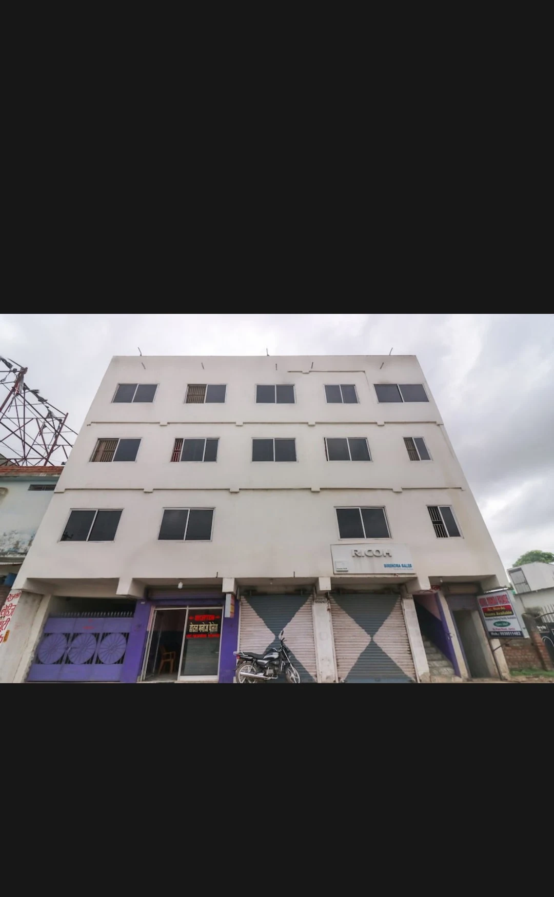 Hotel Manoj Palace