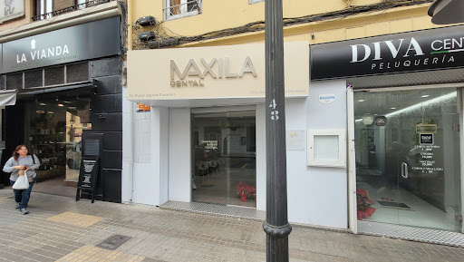 Maxila Clinica Dental Valencia - Thumbnail