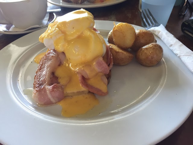 Cafe Cezanne