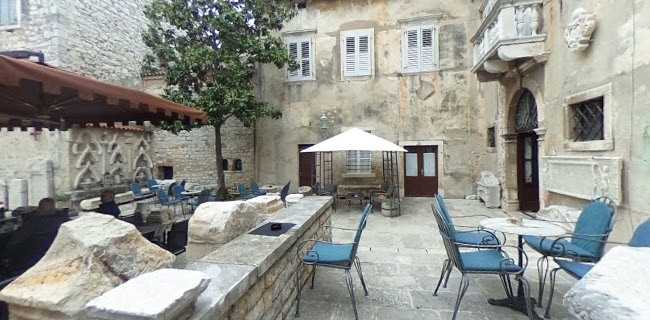 Lapidarium - Bar