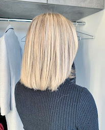 Photo n°7 de Reflet d'Art Coiffeur Dijon Coloriste Féminin/Masculin à Dijon (Salon de coiffure)