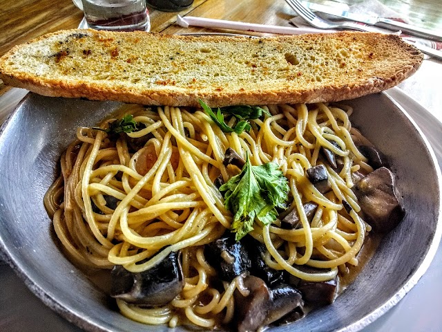 La DIVA Pizzeria