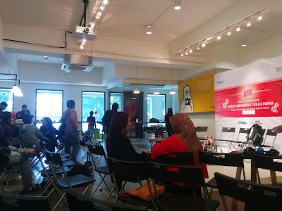 Photos of Qubicle Center