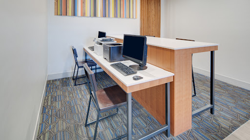 Holiday Inn Express & Suites Dinuba West, an IHG Hotel - Thumbnail