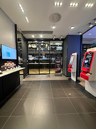 Photo n°5 de Free - Boutique Béziers Polygone à Béziers (Opérateur téléphonique)