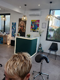 Photo n°2 de ATELIER B SABINE à La Teste-de-Buch (Salon de coiffure)