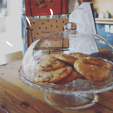 La Biche & Le Renard by null