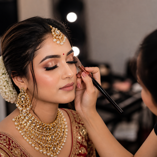 Want your bridal look to stay picture-perfect in every high-definition wedding photo and video? A… post image